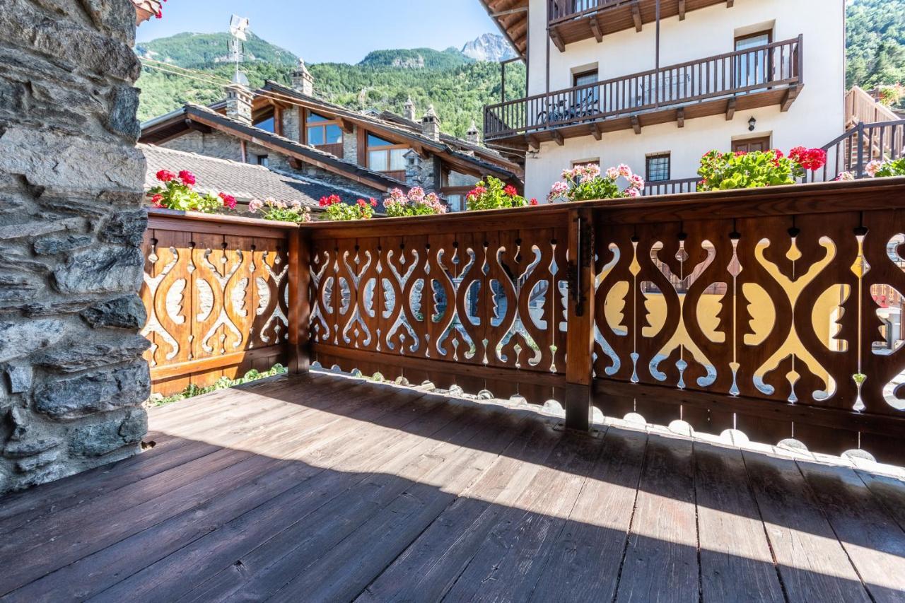 L'Atelier Du Temps - Woodstone Villa Aosta Exteriör bild