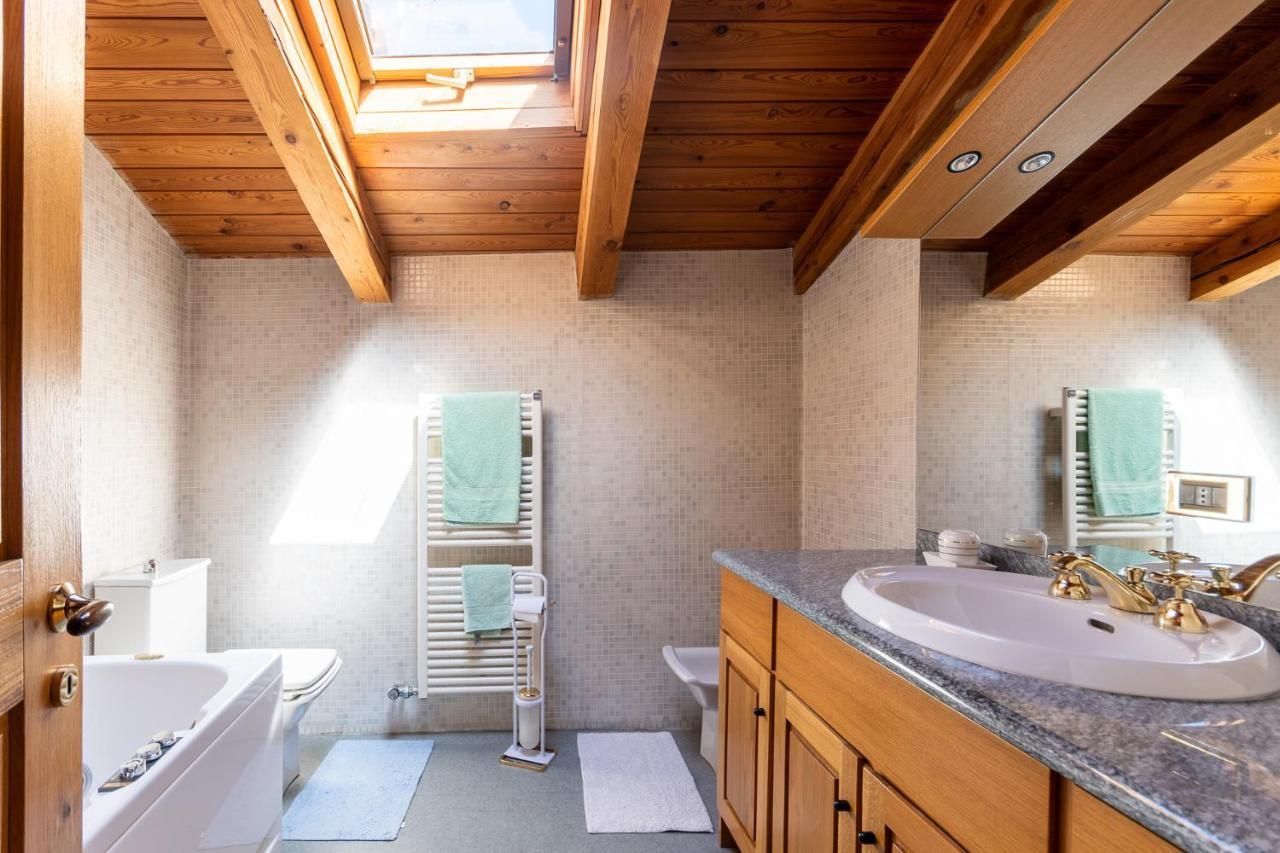 L'Atelier Du Temps - Woodstone Villa Aosta Exteriör bild